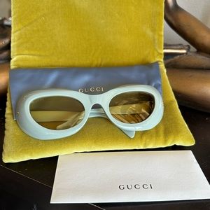 Sold***Gucci oval green sunglasses GG0990s 57cm